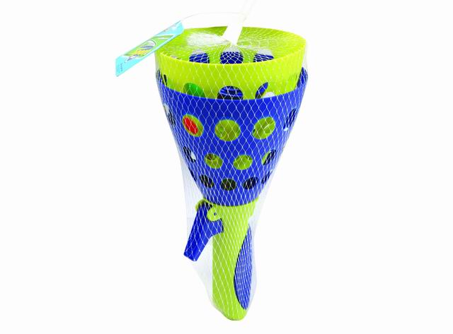 LANZA Y ATRAPA PELOTA